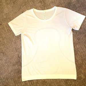 Lululemon top cream
